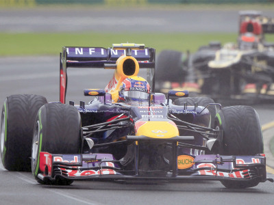 mclaren apologise to red bull after software glitch