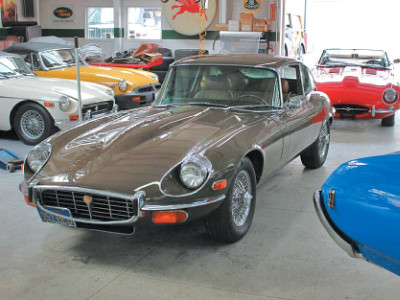 old is gold peshawar displays host of vintage and modified cars old is gold peshawar displays host of vintage and modified cars