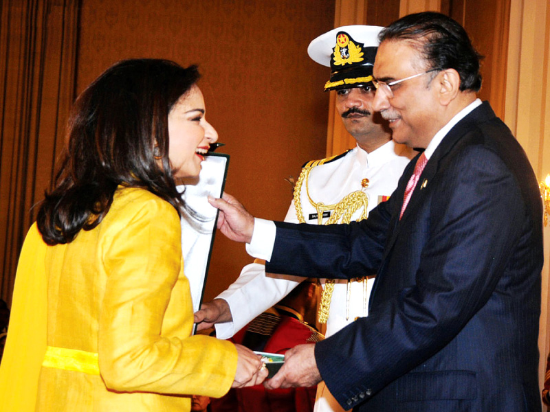 former pakistani ambassador to the us sherry rehman receives her award from president zardari photo online