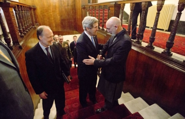 us secretary of state john kerry meets with afghanistan 039 s president hamid karzai as us ambassador to afghanistan james cunningham l watches at the presidential palace in kabul march 25 2013 photo reuters us secretary of state john kerry meets with afghanistan 039 s president hamid karzai as us ambassador to afghanistan james cunningham l watches at the presidential palace in kabul march 25 2013 photo reuters
