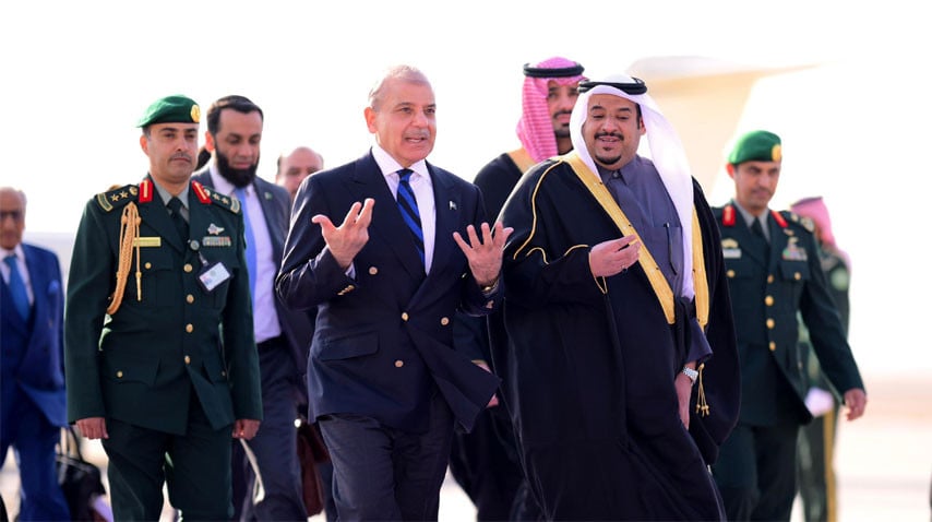 riyadh deputy governor prince muhammad bin abdul rehman bin abdul aziz receives prime minister shehbaz sharif upon his arrival in riyadh saudi arabia on dec 2 photo radio pakistan