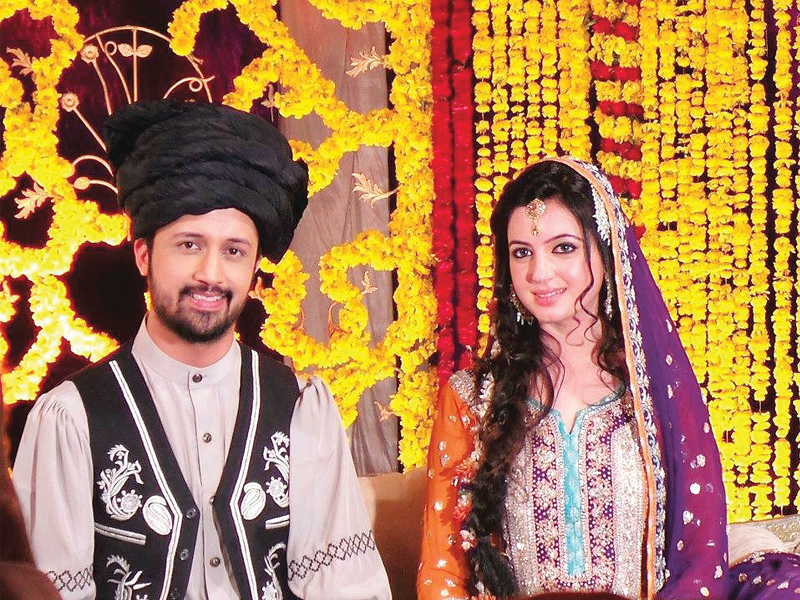 Atif Aslam And Sara Bharwana Spotted At A Wedding Event | Reviewit.pk