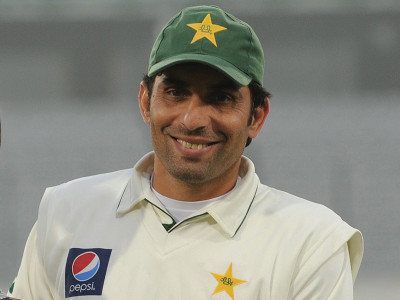 captain under pressure misbah refuses to quit one dayers