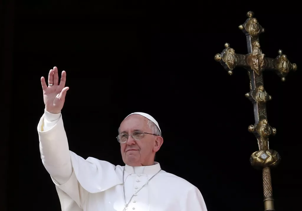 pope francis waves during his quot urbi et orbi quot to the city and the world address from a balcony in st peter 039 s square at the vatican march 31 2013 photo reuters pope francis waves during his quot urbi et orbi quot to the city and the world address from a balcony in st peter 039 s square at the vatican march 31 2013 photo reuters