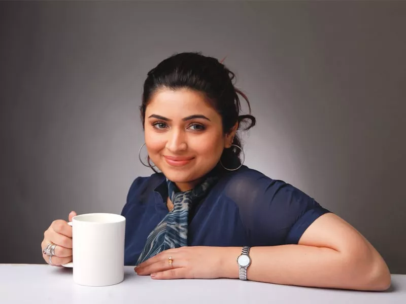maya khan comes from a family of journalists and lawyers so the art of chatter pretty much runs in the genes photo publicity maya khan comes from a family of journalists and lawyers so the art of chatter pretty much runs in the genes photo publicity