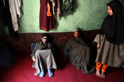 doctors voice alarm at non lethal weapons in kashmir