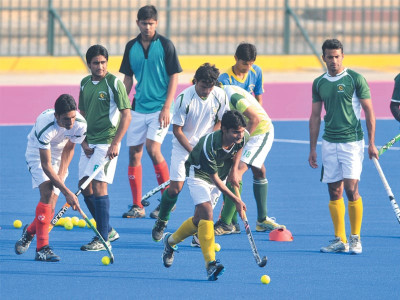 hockey club pakistan s green turf to turn blue next year hockey club pakistan s green turf to turn blue next year