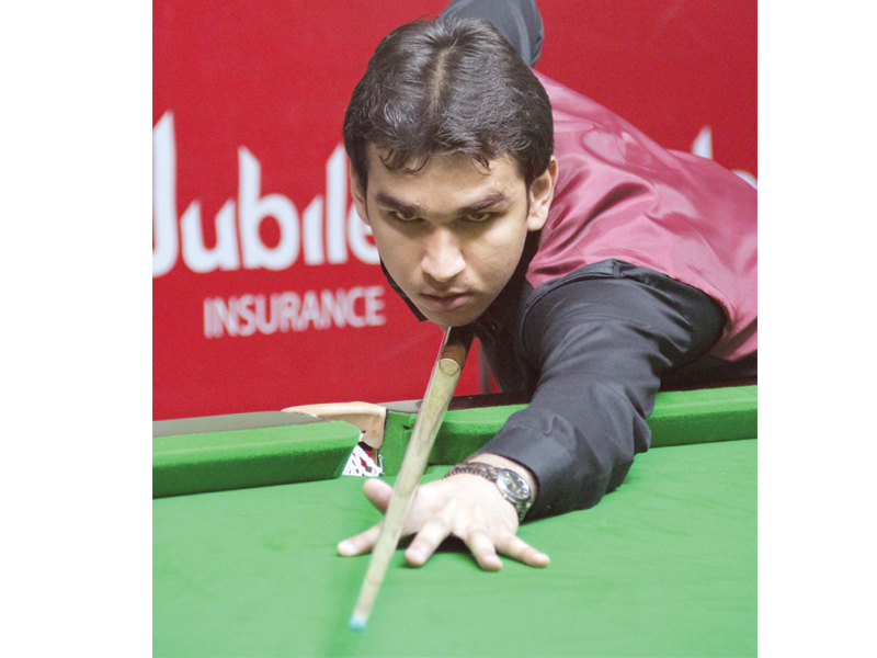 humza lost his opening match but then hit back in style to keep his chances alive in the tournament photo file express