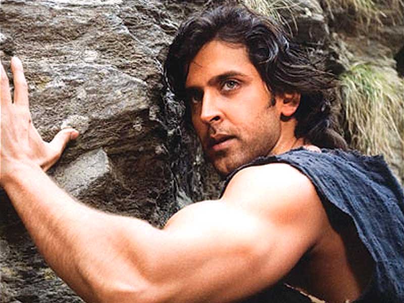 Hrithik Roshan to have triple roles in Krrish 3
