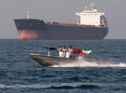 iran denies us claim of clearing out strait of hormuz