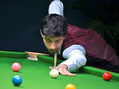 majid cruises into snooker event final
