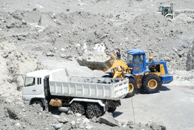 a photo showing the rescue work by pakistan army at gayari sector siachen photo ispr a photo showing the rescue work by pakistan army at gayari sector siachen photo ispr