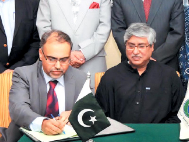 mou to build the oil refinery being signed between the k p government and pso photo inp mou to build the oil refinery being signed between the k p government and pso photo inp