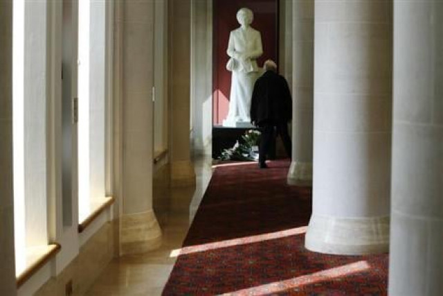 a visitor views a statue of former british prime minister margaret thatcher by neil simmons 2001 on display in the guildhall art gallery in the city of london april 8 2013 photo reuters a visitor views a statue of former british prime minister margaret thatcher by neil simmons 2001 on display in the guildhall art gallery in the city of london april 8 2013 photo reuters