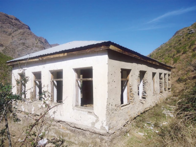 shaukat dara village is home to some 150 families with nearly 400 children of school going age photo fazal khaliq express shaukat dara village is home to some 150 families with nearly 400 children of school going age photo fazal khaliq express