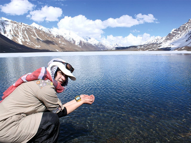 a trekker traveler and freelance photographer daniyah has been a mountain climbing enthusiast for many years