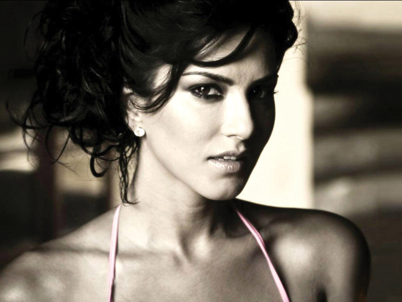 Xxx Sunny Leone Rape - Indian porn star Sunny Leone dragged into rape debate