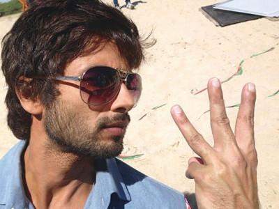 did you know shahid is getting a tan for his new film