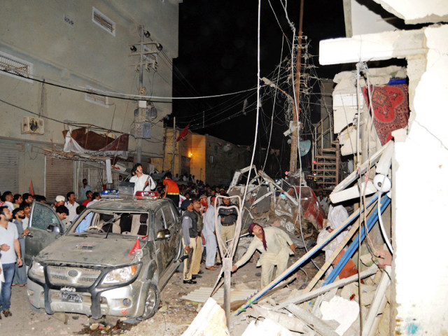 a bds expert said the device contained ball bearings and nut bolts and that a cellphone mechanism was used to detonate the bomb photo mohammad noman express a bds expert said the device contained ball bearings and nut bolts and that a cellphone mechanism was used to detonate the bomb photo mohammad noman express