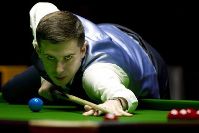 hawkins stuns selby at the crucible