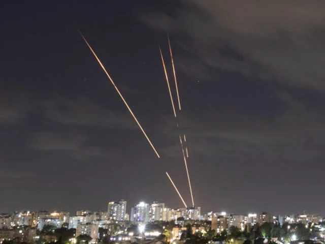 Iran fires missile barrage at Israel