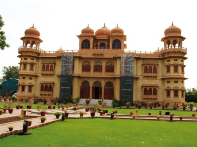 na 250 election signs yet to replace lawn billboards in city s prestigious constituency