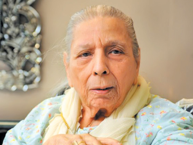 shamshad begum photo file