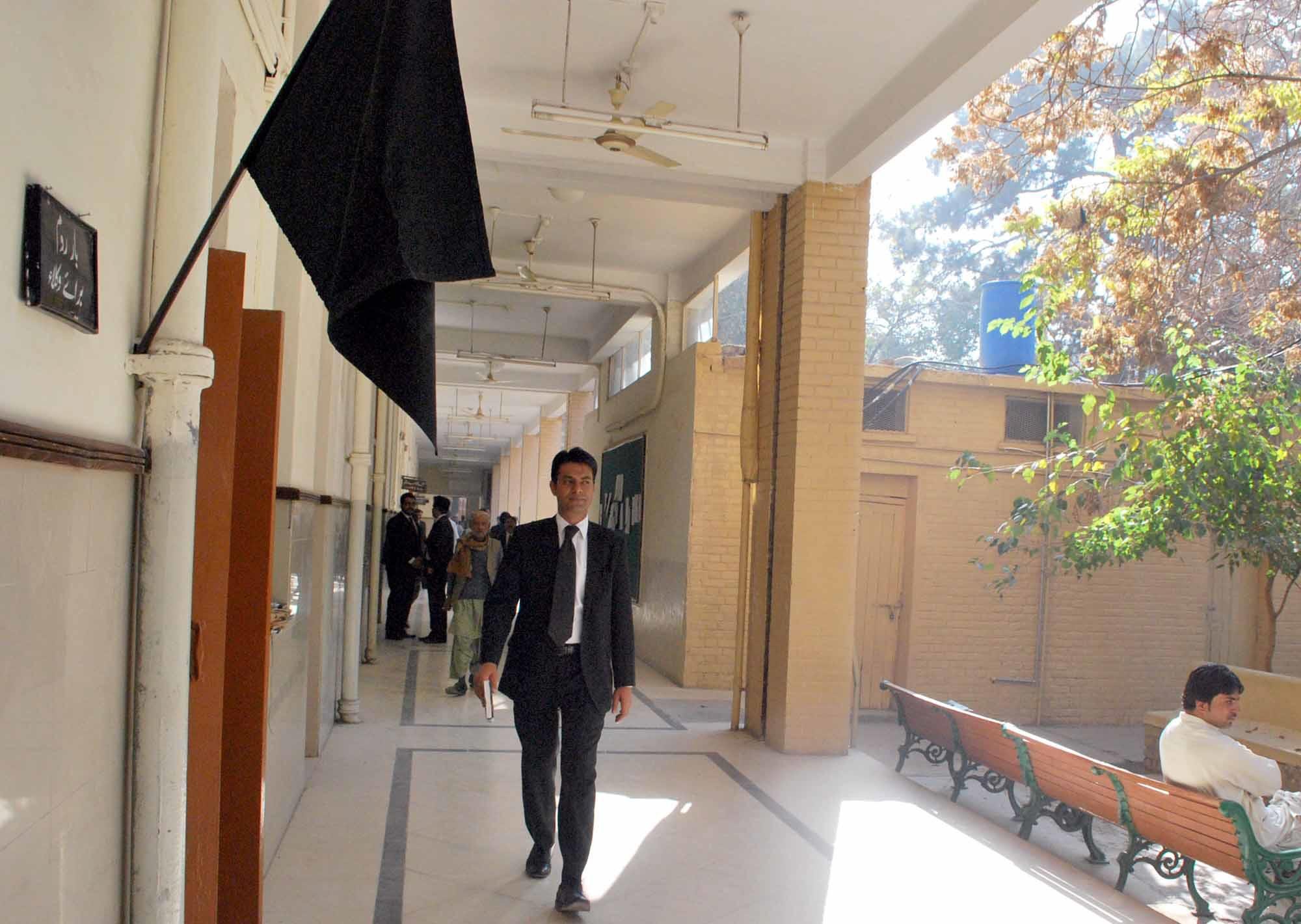 after the death of fia prosecutor the bar associations of rawalpindi and islamabad observed strikes and boycotted court proceedings photo file naseem james