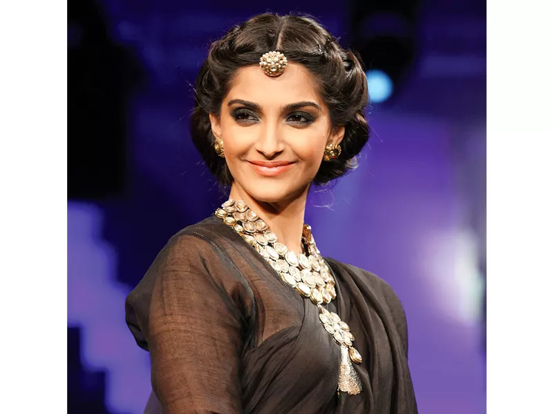 sonam says she s obsessed with rekha s look in umrao jaan photo file sonam says she s obsessed with rekha s look in umrao jaan photo file