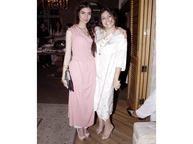 zara and mashal peerzada looking simple yet elegant at juggun kazim 039 s engagement