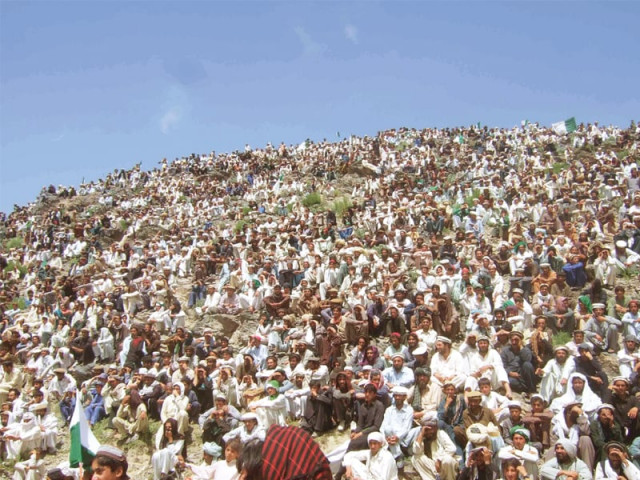spectators watch the traditional famous pashtun khatak dance photo zulfiqar ali spectators watch the traditional famous pashtun khatak dance photo zulfiqar ali