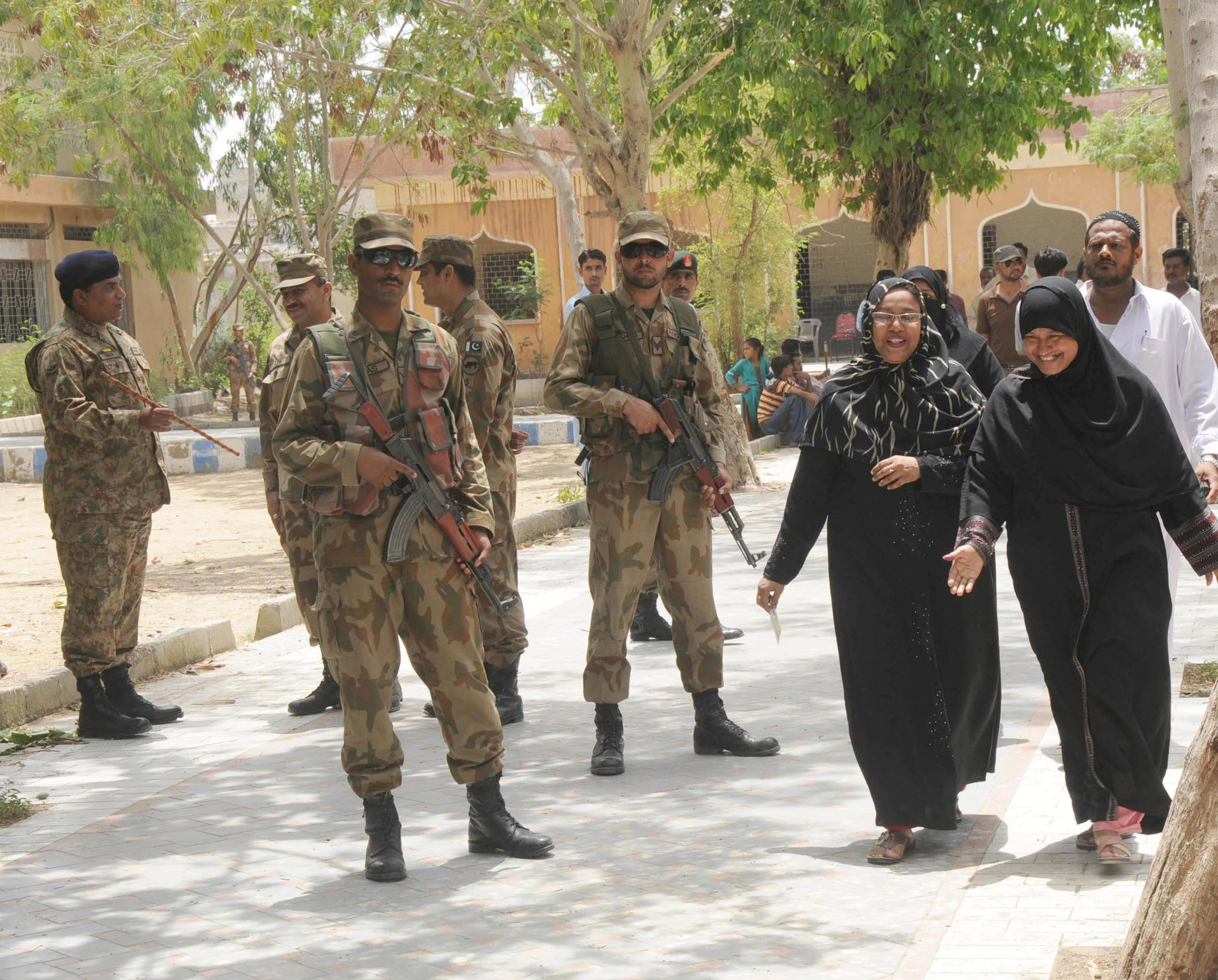 army personnel deployed at orangi town photo rashid ajmeri express