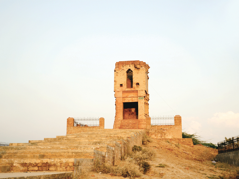 the mystery of pattan minara
