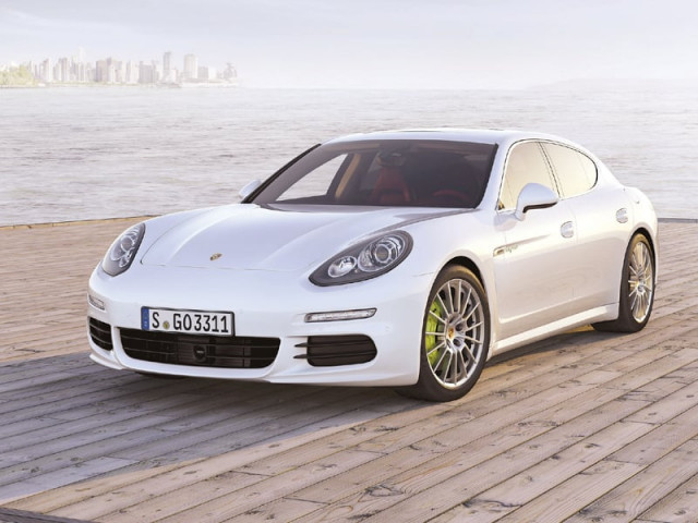 the porsche panamera s e hybrid can accelerate from a standstill to 100 km h in 5 5 seconds its special feature is its unique efficiency and the ability to drive considerable distances in all electric mode the porsche panamera s e hybrid can accelerate from a standstill to 100 km h in 5 5 seconds its special feature is its unique efficiency and the ability to drive considerable distances in all electric mode