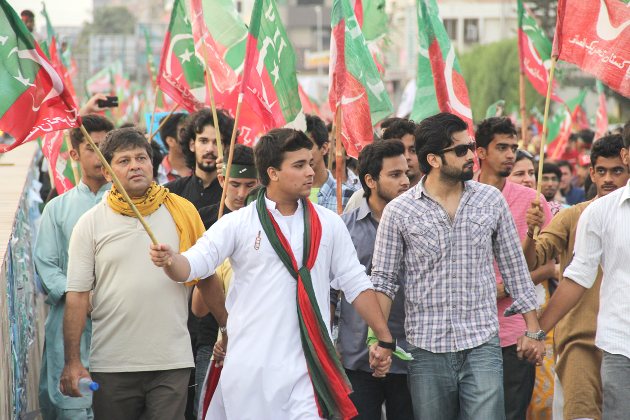 pti protesters gather in karachi photo ayesha mir