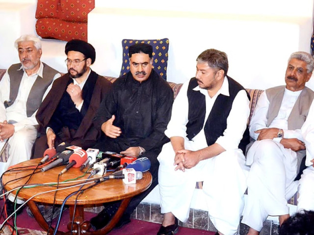 pml n balochistan president sardar sanaullah zehri addressing the media with leaders of majlis wahdatul muslimeen photo app