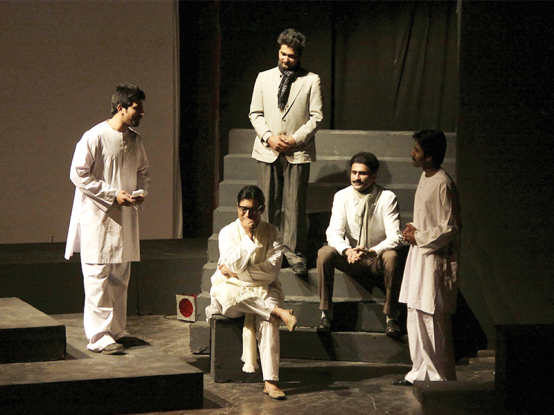 ajoka theatre s play depicts the hostile reception saadat hassan manto got following his migration to pakistan