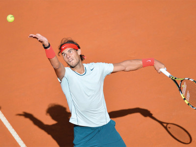 nadal thrashes federer in final