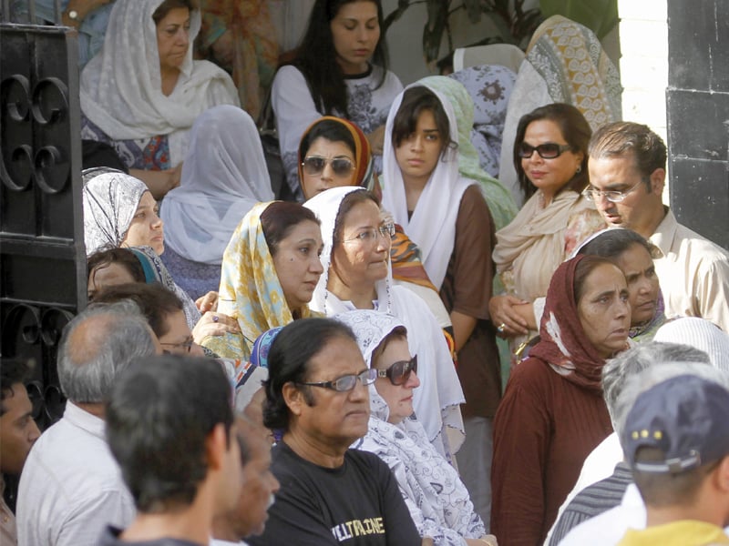 family and friends gather at zahra shahid hussain s house for her last rites photo ather khan express