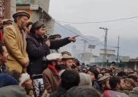 tensions mount in g b ahead of vote tensions mount in g b ahead of vote