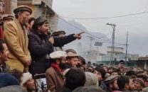 tensions mount in g b ahead of vote tensions mount in g b ahead of vote