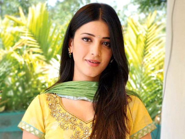 shruti is the daughter of actors kamal haasan and sarika photo file shruti is the daughter of actors kamal haasan and sarika photo file