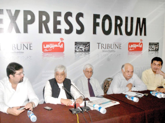 dr qais aslam zulfiqar khan tahir malik khawaj shah zaib and khawaja khawar expressing their views at the express forum photo shahbaz malik express dr qais aslam zulfiqar khan tahir malik khawaj shah zaib and khawaja khawar expressing their views at the express forum photo shahbaz malik express