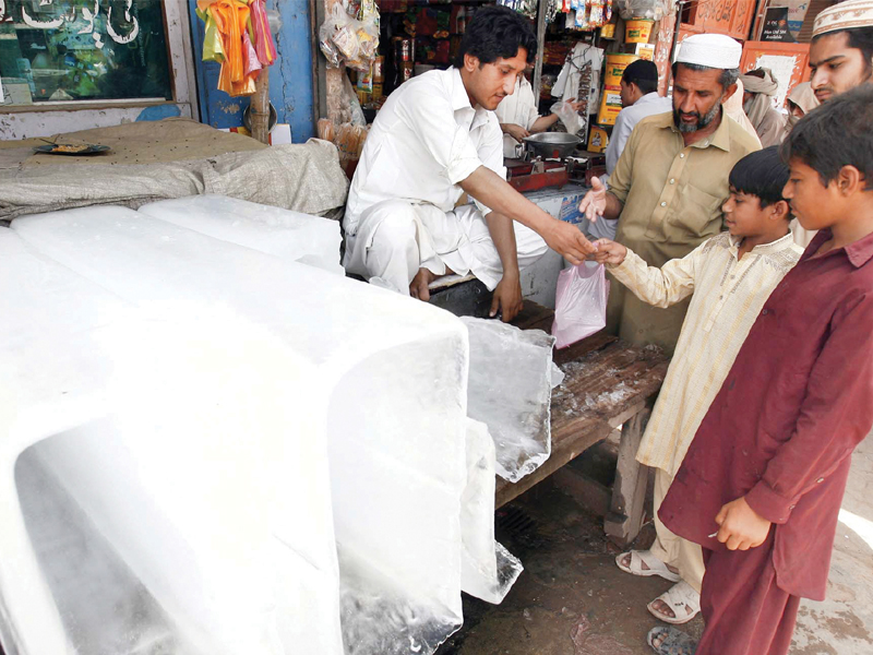 city dwellers thronged to ice shops to beat the heat as the mercury soared photo ppi