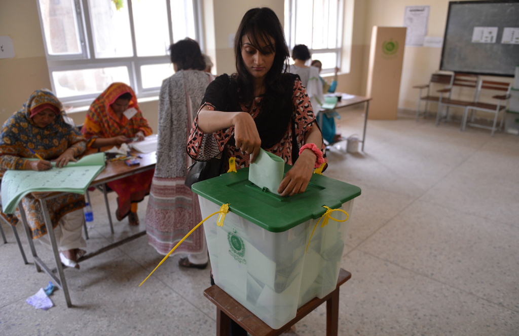 some 39 5 million male and 12 3 million female voters sought their voting details through the sms service photo afp