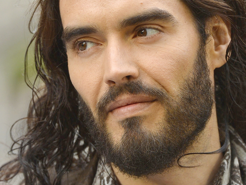 Russell Brand defends stereotyped Muslims