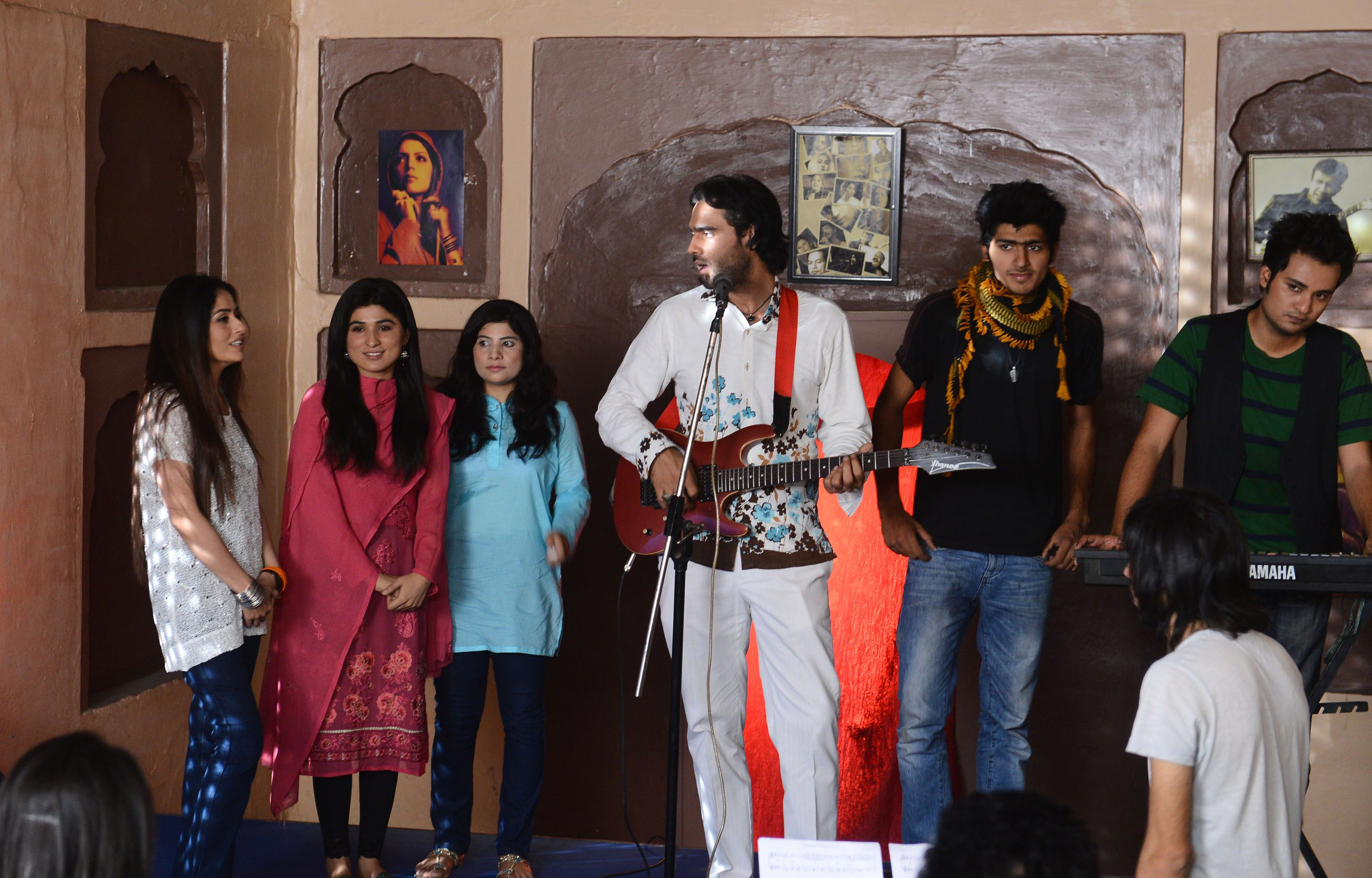 in this photograph taken on may 20 2013 drama artists rehearse a scene before shooting a scene in the play quot taan quot in lahore photo afp