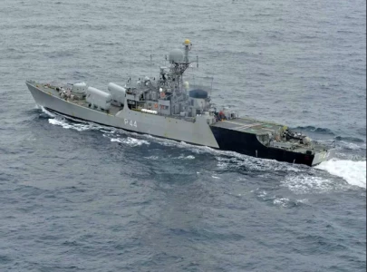 indian navy rescues crew after ship hit by missile in gulf of aden
