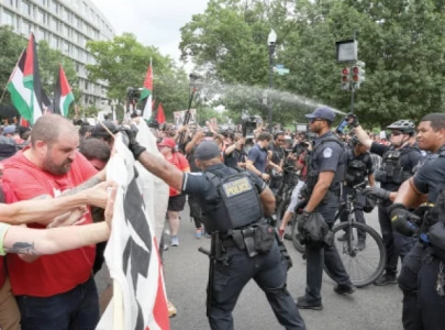 thousands protest netanyahu in washington