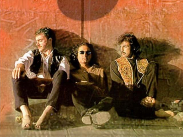 i am sure listening to the qawali cized sayonee must have brought tears to azmat s eyes but the rapidly increasing love and respect for his craft among the audiences would have put up a smile on his face photo soundcloud i am sure listening to the qawali cized sayonee must have brought tears to azmat s eyes but the rapidly increasing love and respect for his craft among the audiences would have put up a smile on his face photo soundcloud